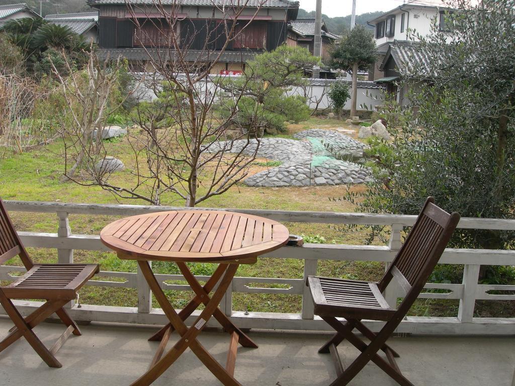 Guest House Oomiyake Naoshima Rum bild